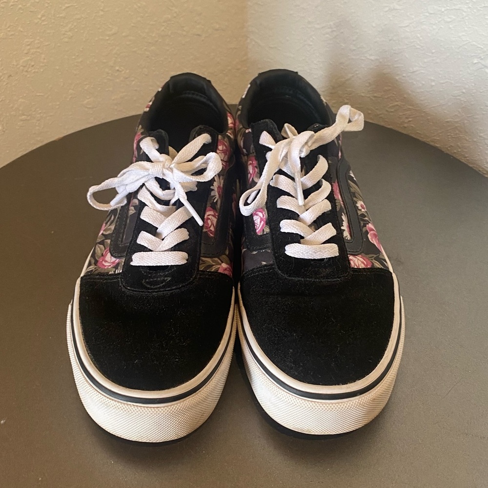 Vans Floral Sneaker in Women’s Size 9 1/2